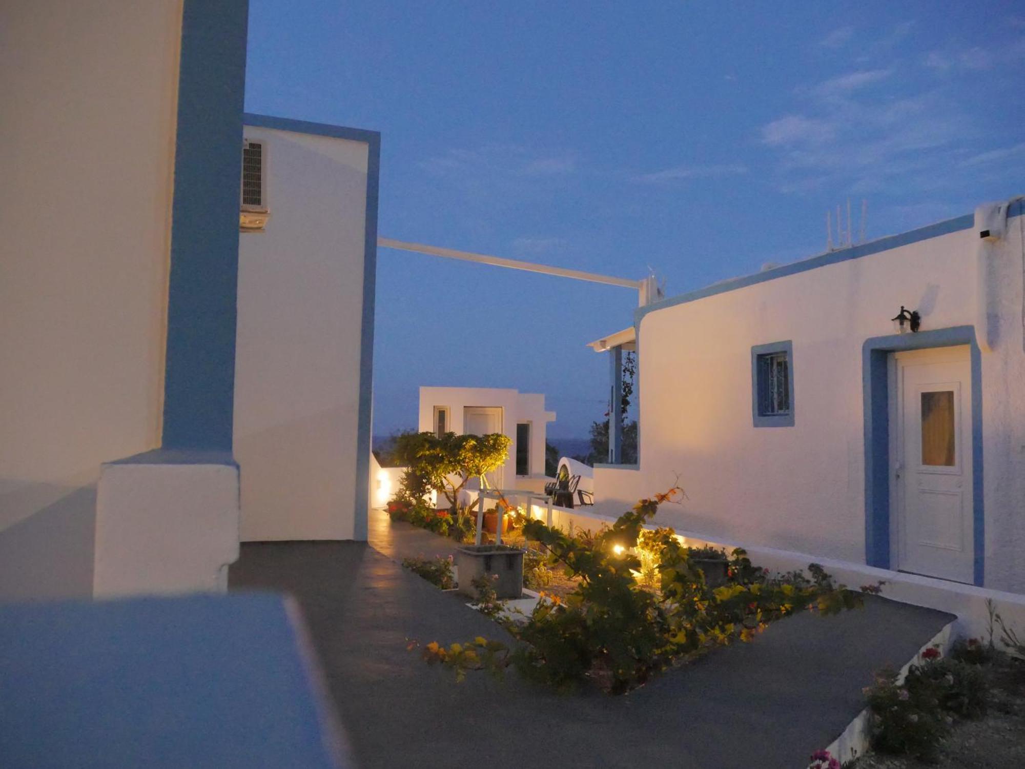 Ancient Thera Apartments Камари Экстерьер фото